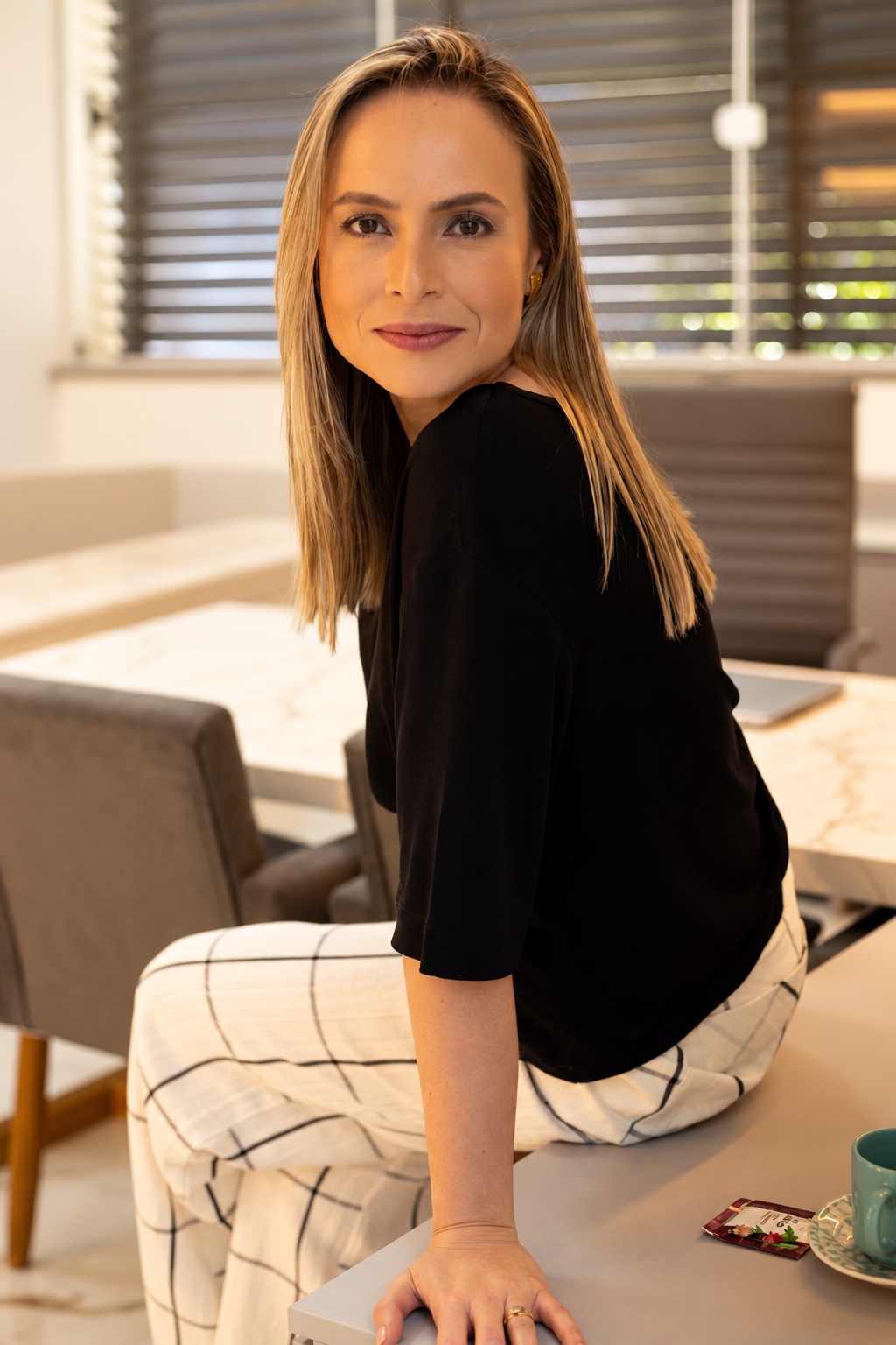 Dra. Hemmile Aguiar em foto profissional